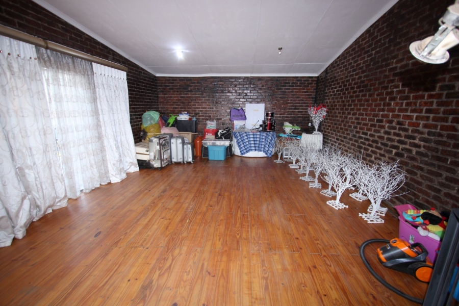 4 Bedroom Property for Sale in Riebeeckstad Free State